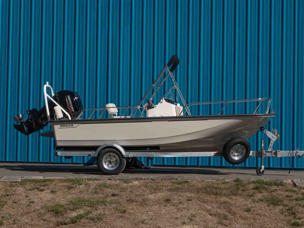 2025 Boston Whaler 170 Montauk