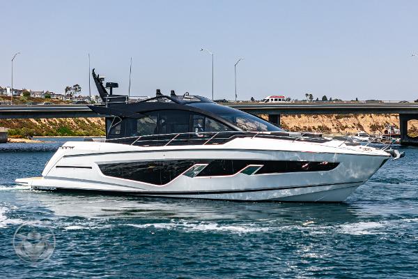 2022 Sunseeker 65 Sport Yacht