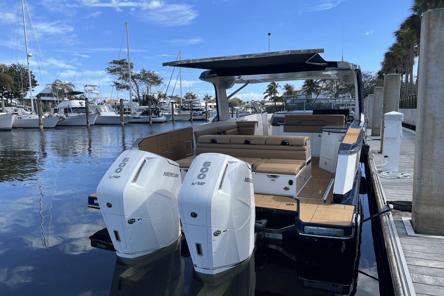2024 Aviara AV40 Outboard