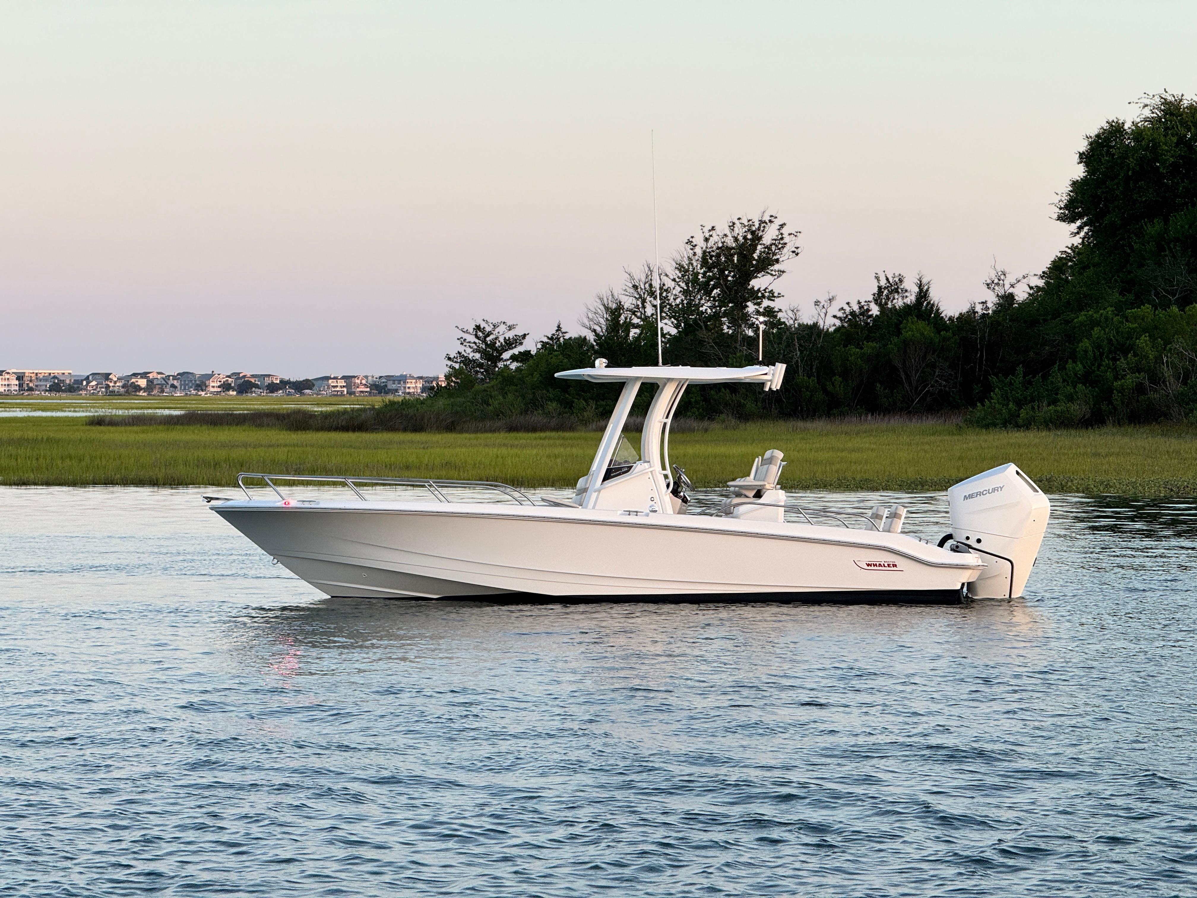 2024 Boston Whaler 250 Dauntless