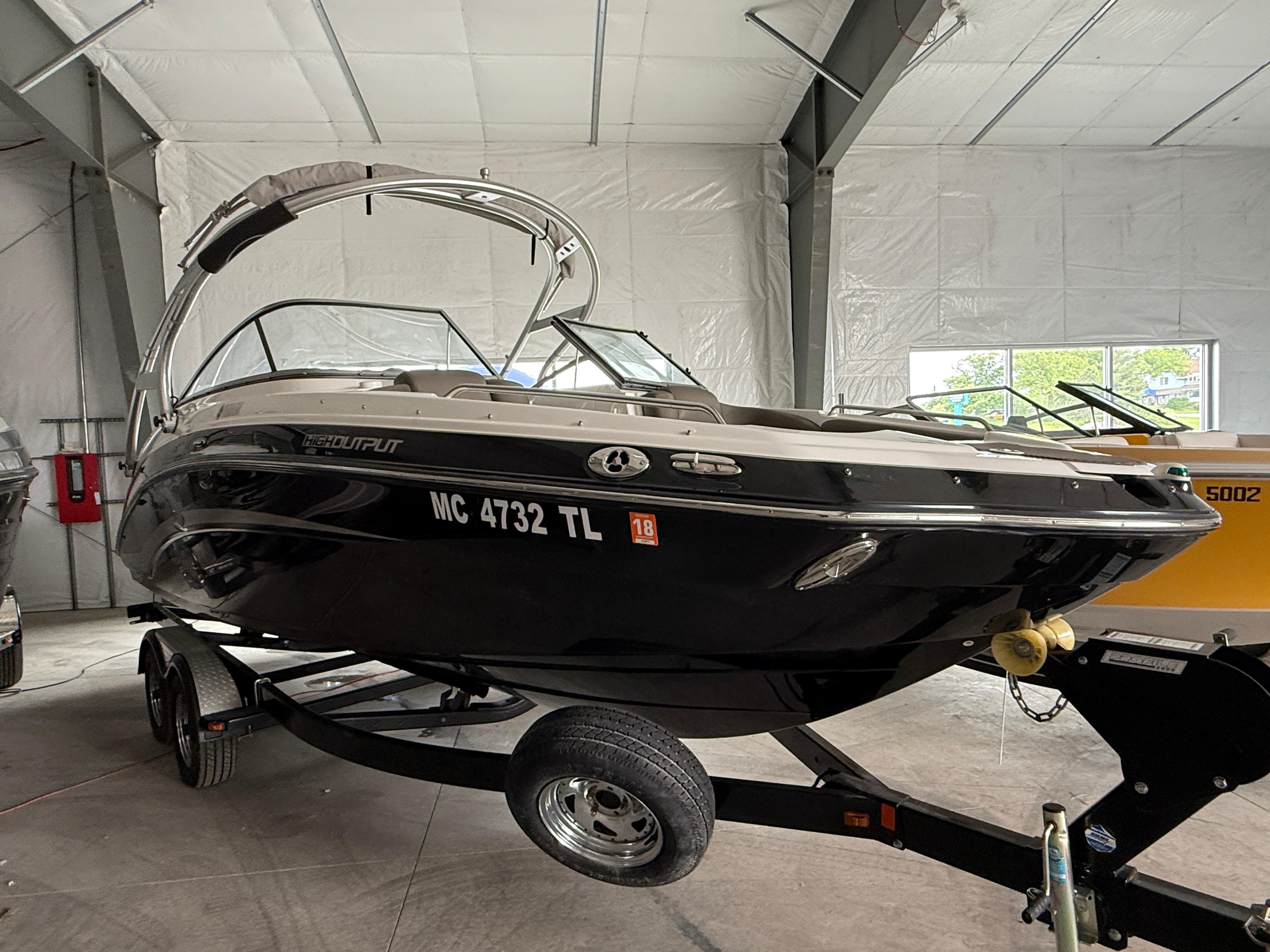Yamaha Boats 242 Limited S