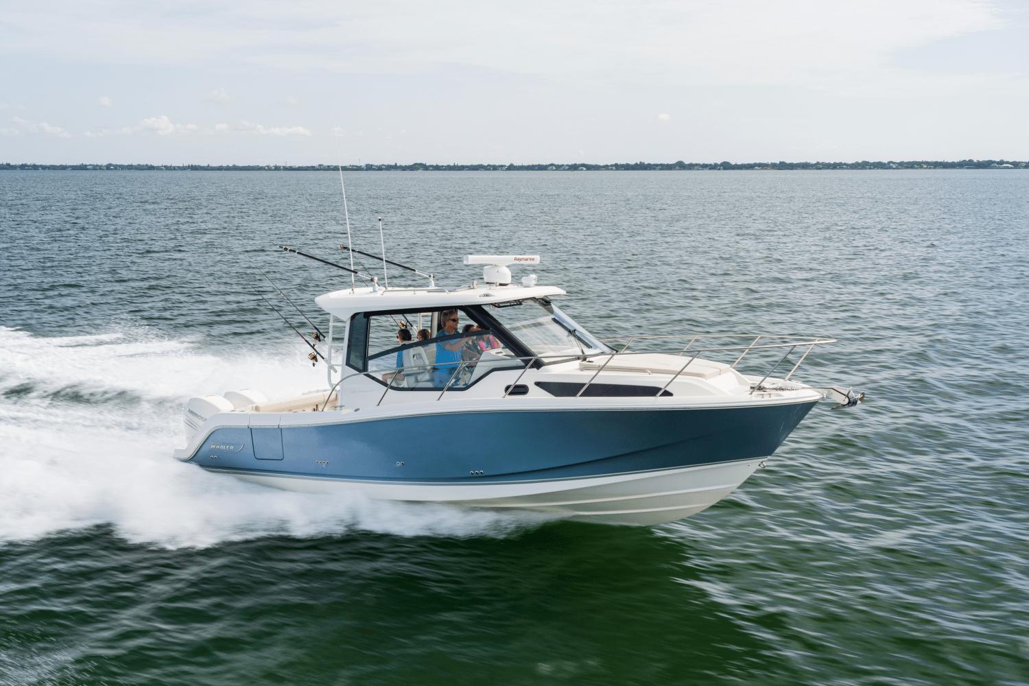 2026 Boston Whaler 325 Conquest