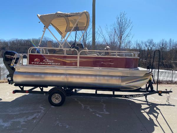 2025 Sun Tracker Bass Buggy 16 XL Select