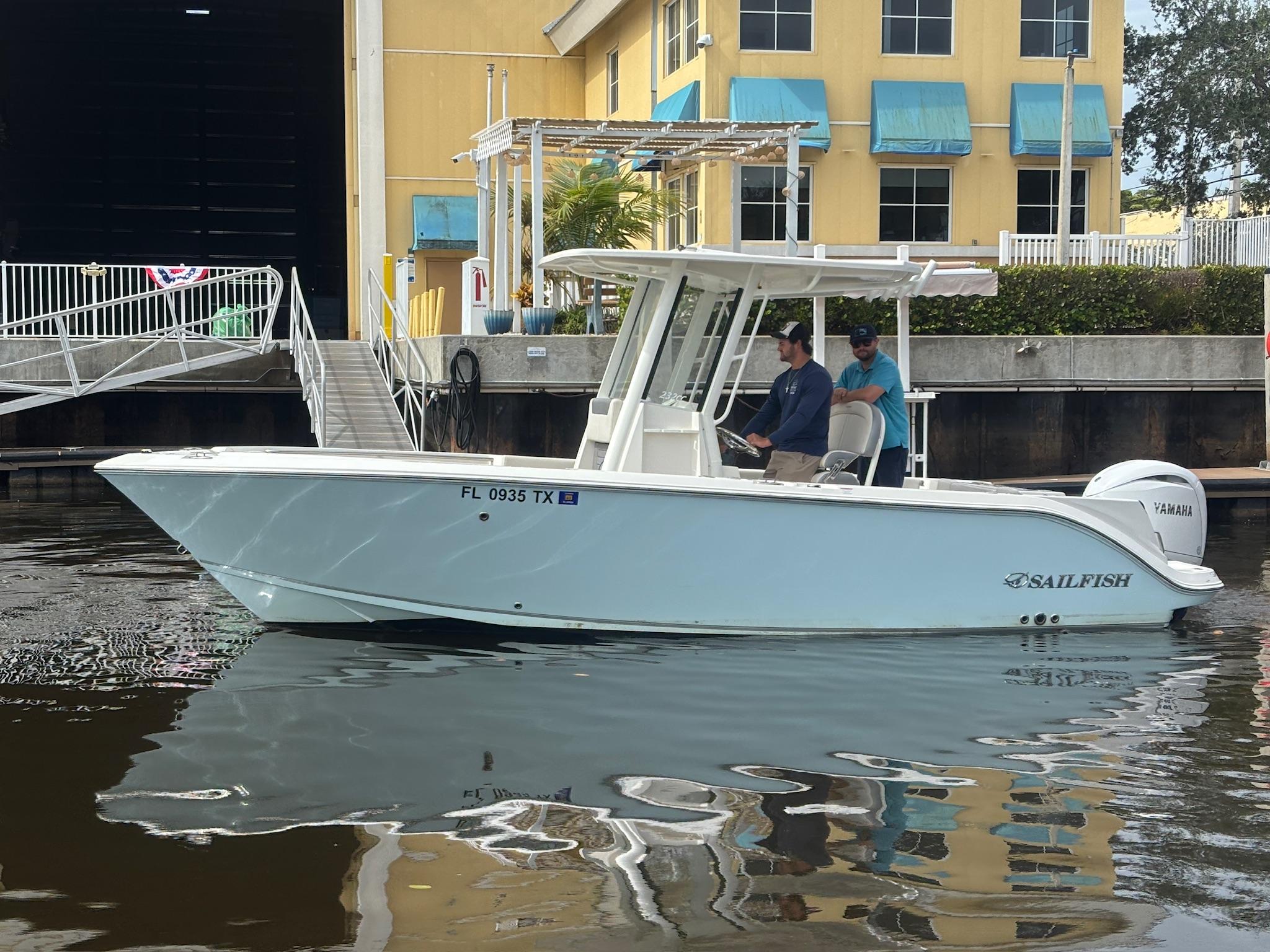 2025 Sailfish 232 CC