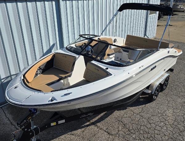 2025 Sea Ray SPX 210