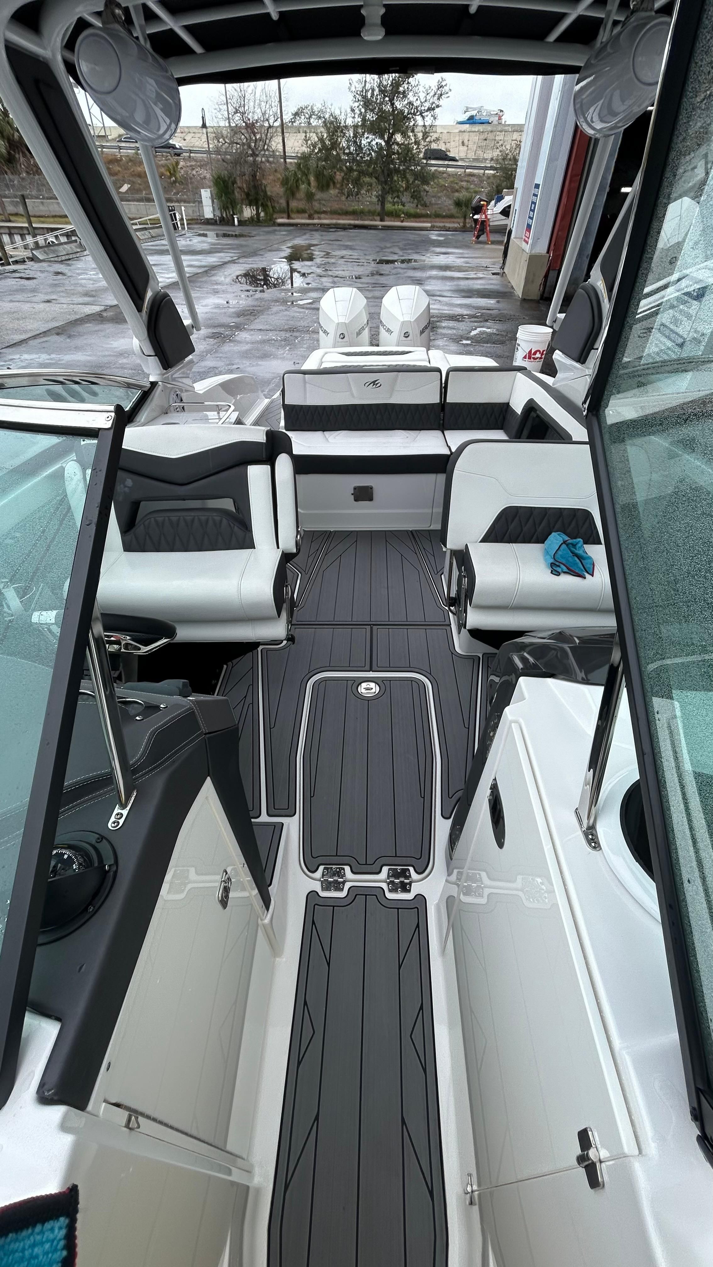 2022 Monterey 305 Super Sport