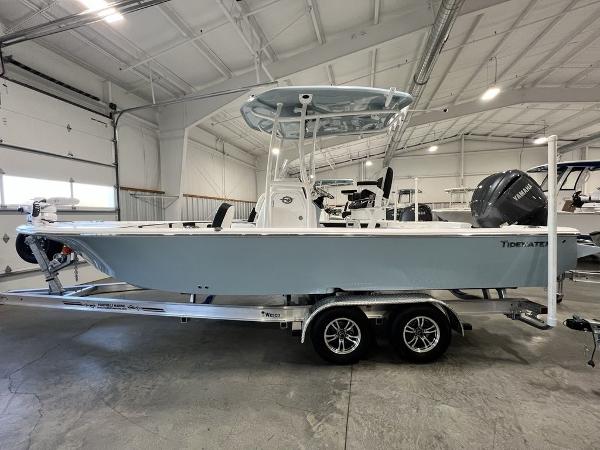 2025 Tidewater 2300 Carolina Bay