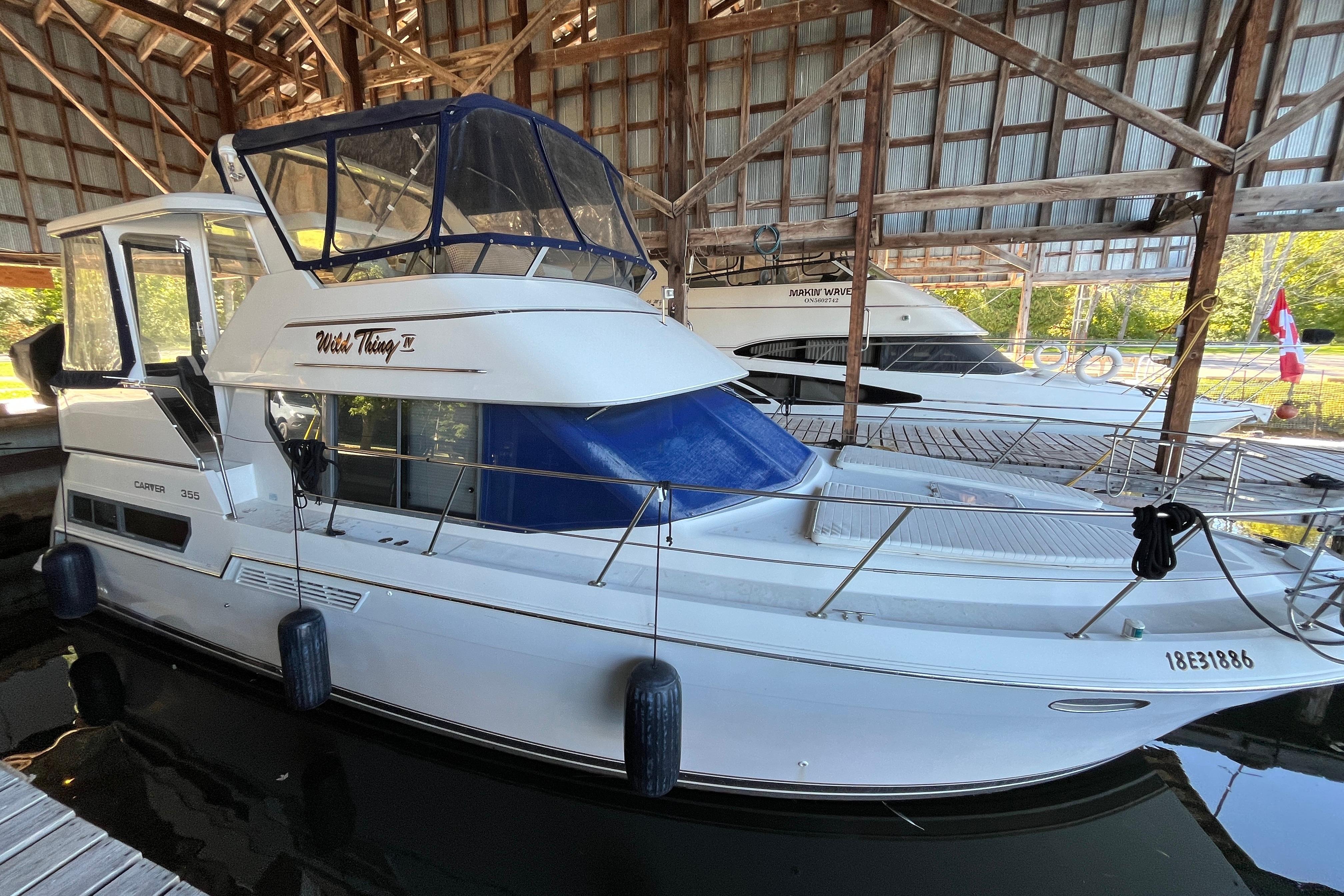 1996 Carver 355 Aft Cabin Motor Yacht