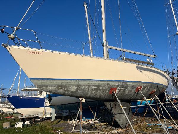 1982 Beneteau First 42