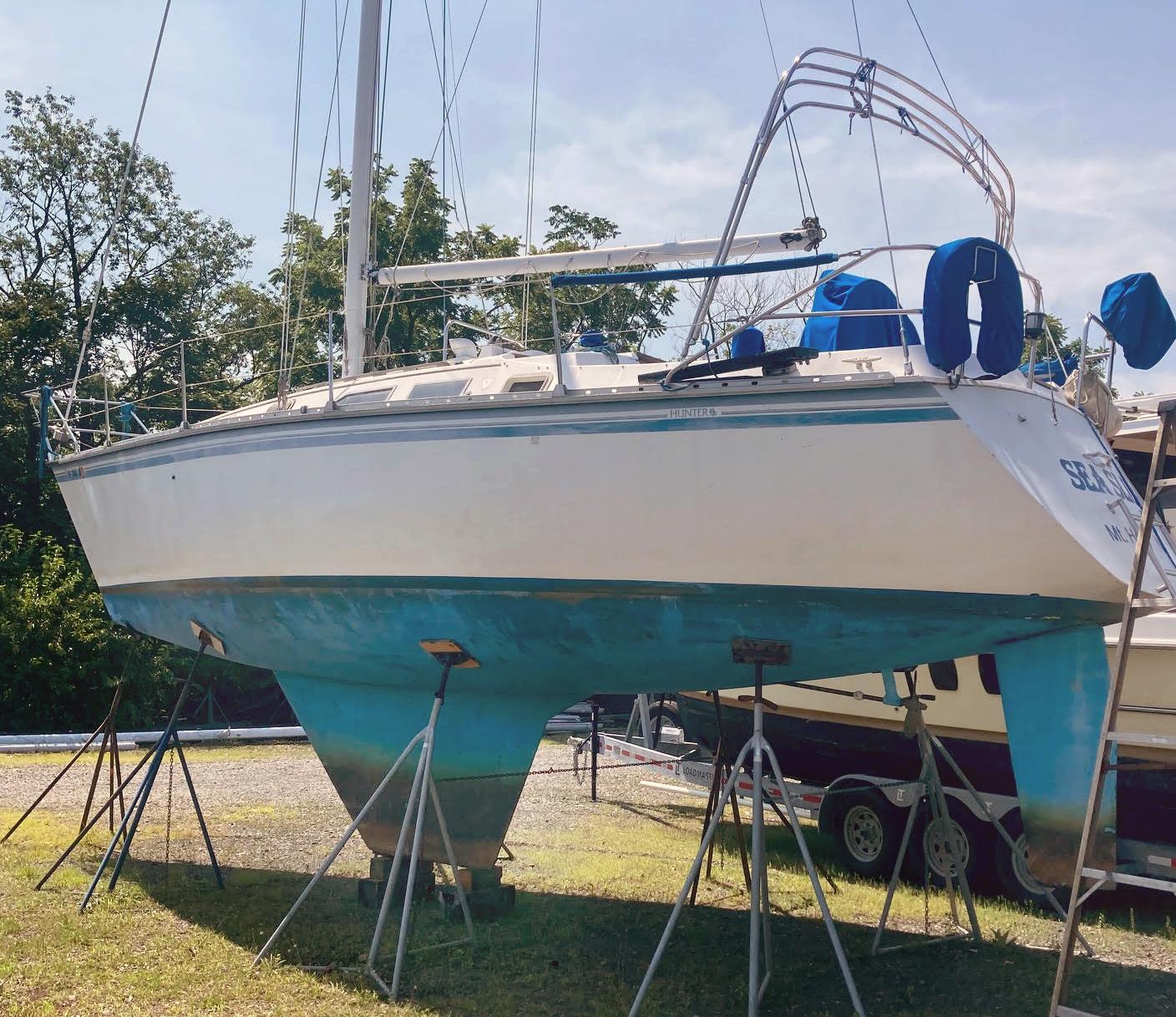 1983 Hunter 34