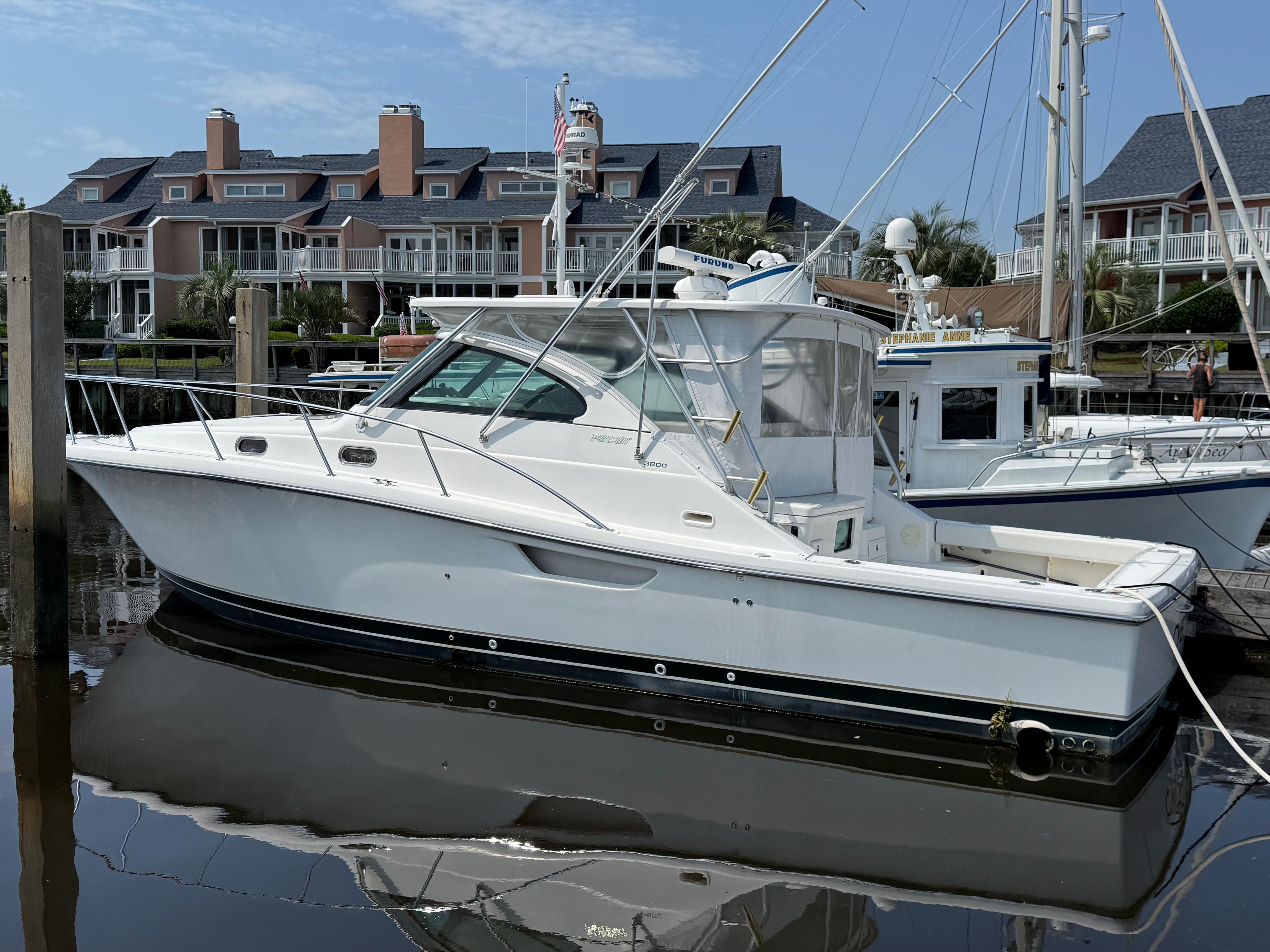2003 Pursuit 3800 Express