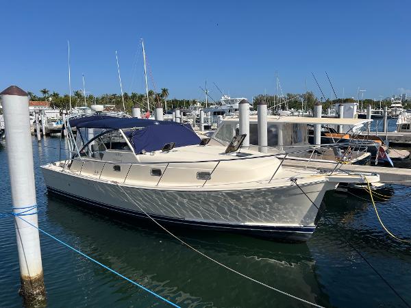2005 Mainship Pilot 34 Rum Runner II