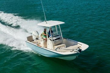 2025 Boston Whaler 210 Montauk