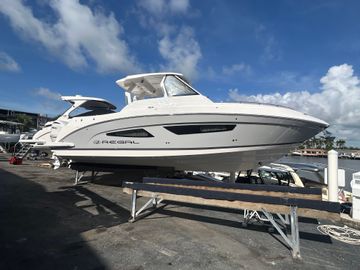 2026 Regal 33 SAV