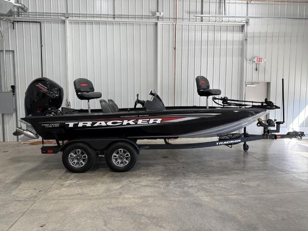 Tracker Pro Team™ 195 TXW Tournament Ed. 2024 Tracker Pro Team™ 195 TXW Tournament Edition boat in a garage setting.