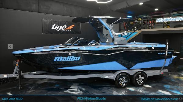 Remote Control Malibu Speed Boat store wake setter Blue & Black