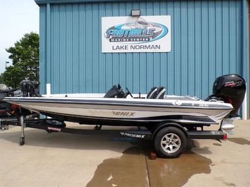 2025 Phoenix 818 Pro