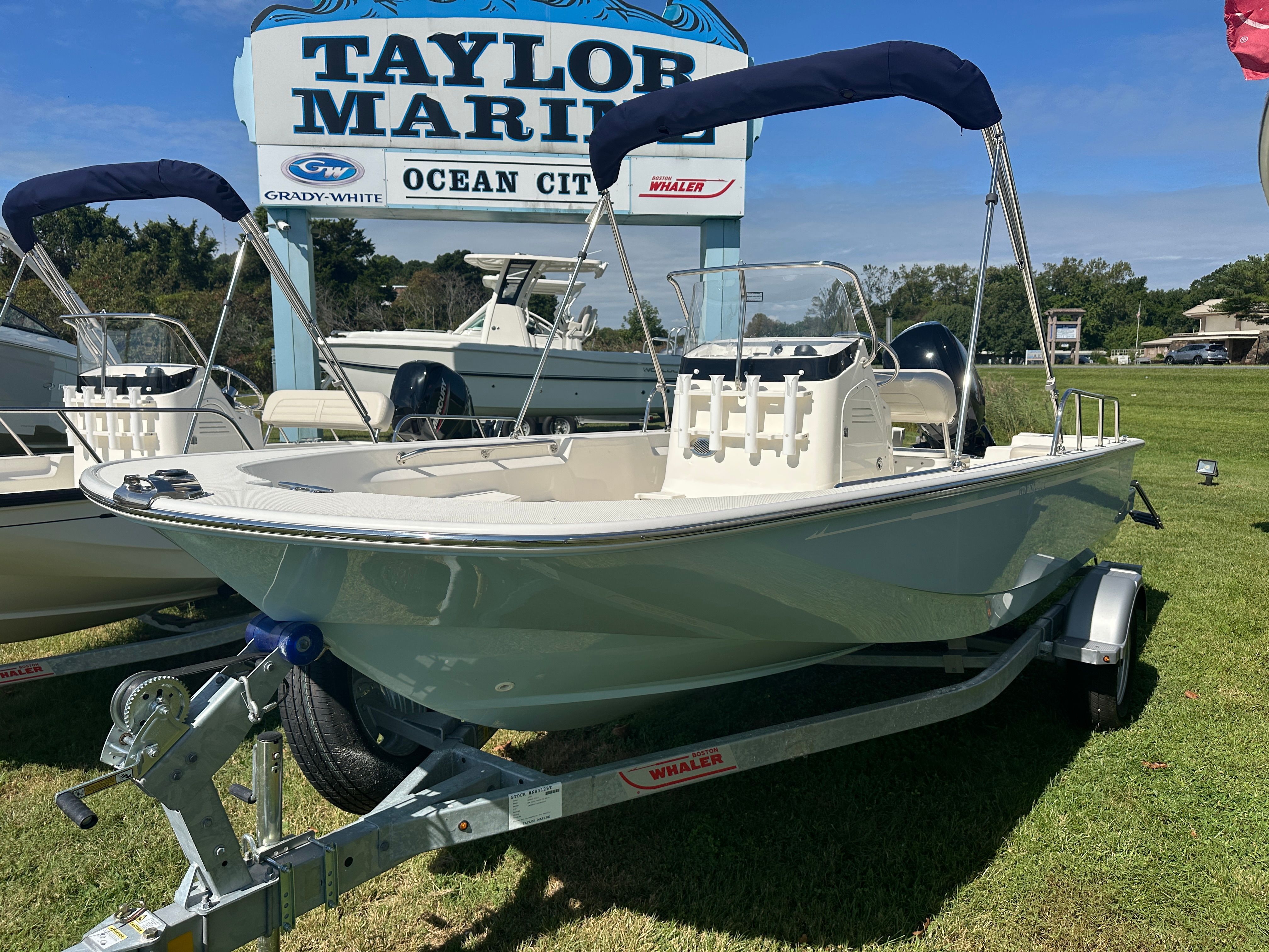 2025 Boston Whaler 170 Montauk