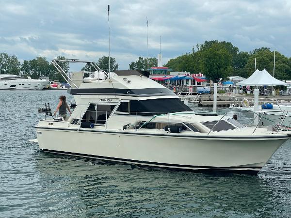 1983 Fairline 32 Sedan