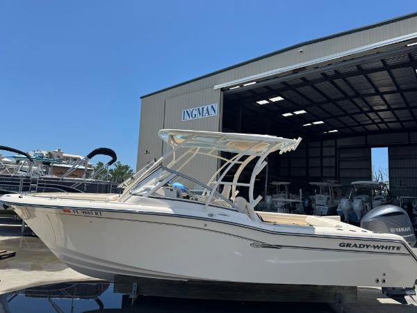 2019 Grady-White Freedom 235