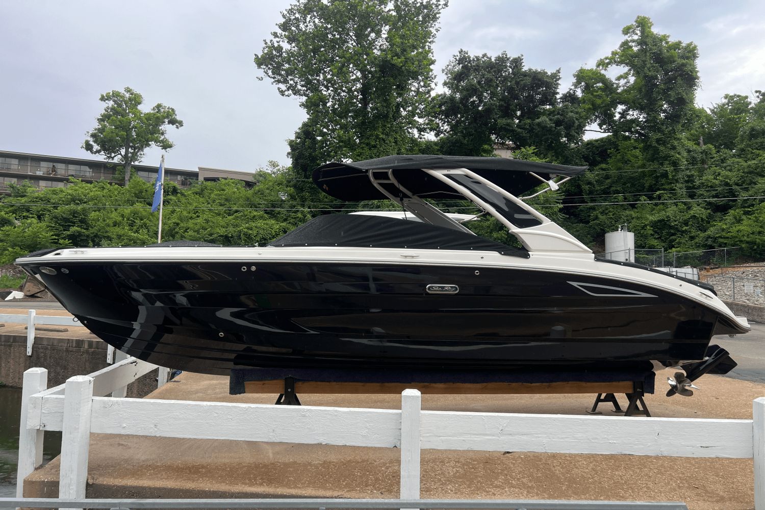 2025 Sea Ray SDX 270 Surf
