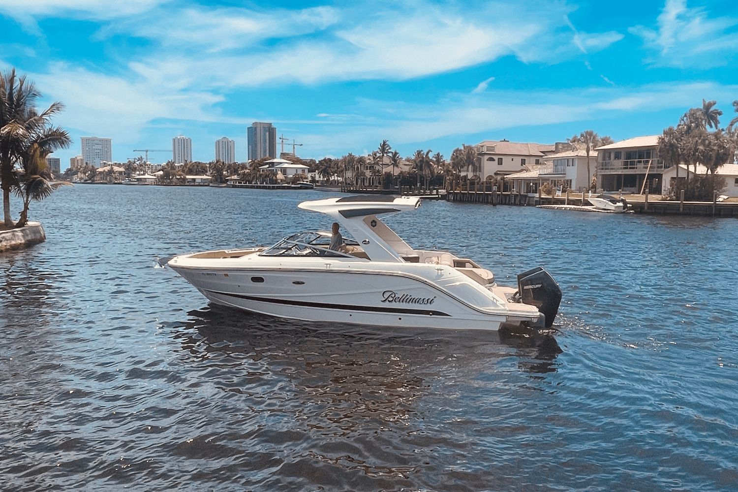 2024 Sea Ray SLX 310 Outboard