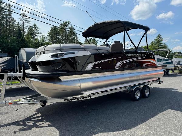 Princecraft VOGUE 23RL 2024 Princecraft VOGUE 23RL pontoon boat on a trailer.