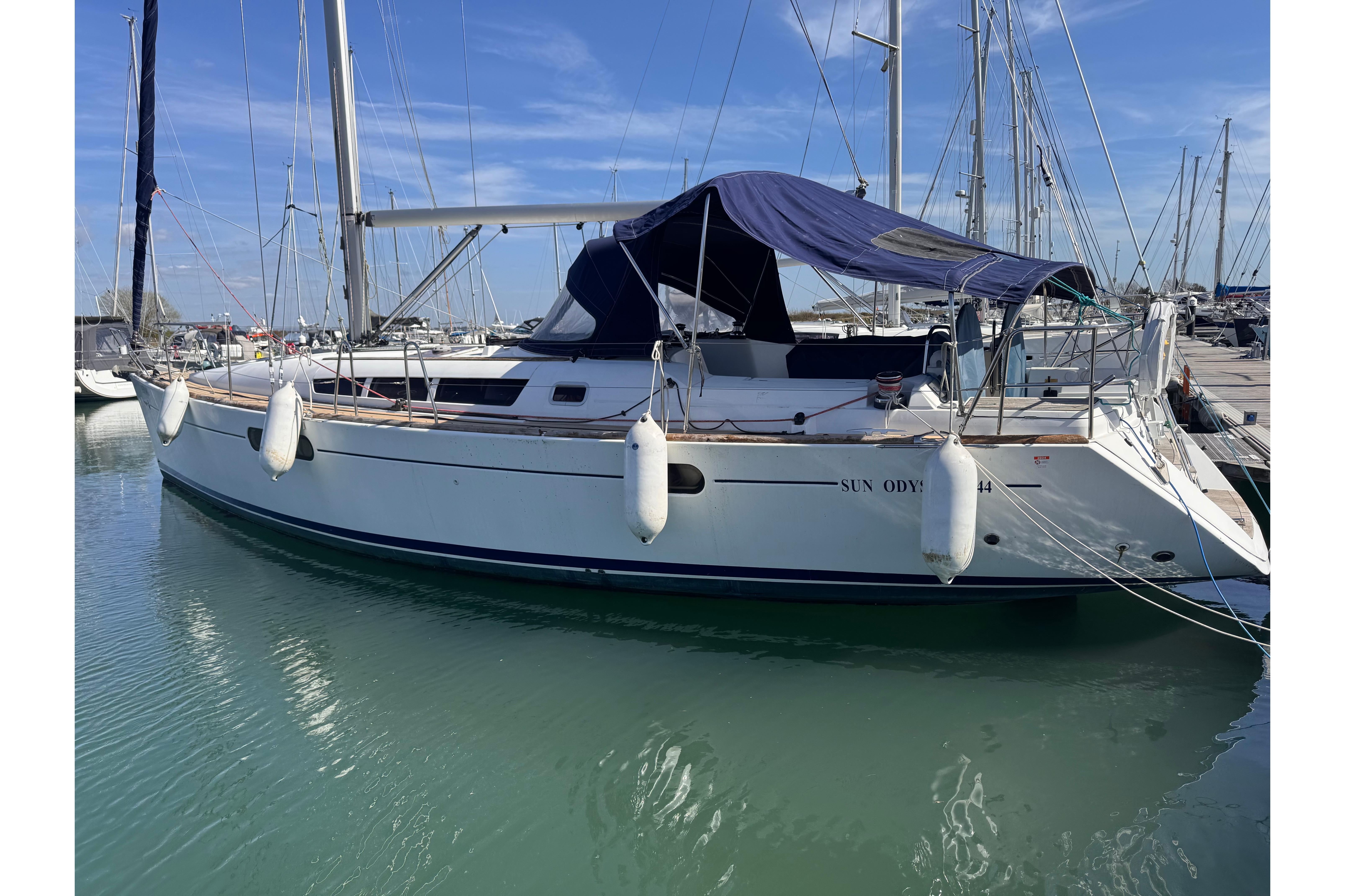 2010 Jeanneau Sun Odyssey 44i
