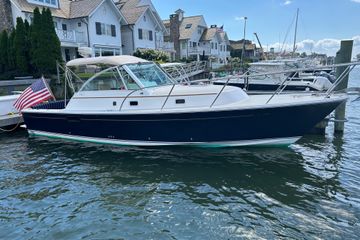 2005 Hunt Yachts Surfhunter 33