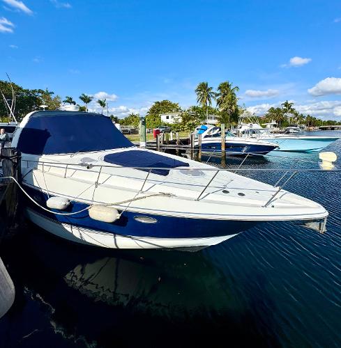 2007 Cruisers Yachts 370 Express