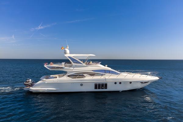 2013 Azimut 64