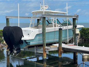 2013 Boston Whaler 270 Vantage