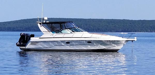 2000 Trojan 400 Express Yacht
