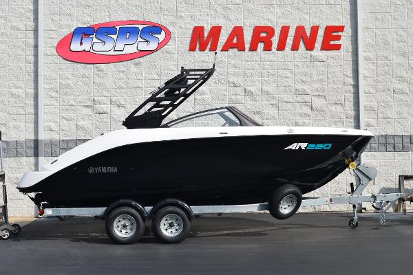 Yamaha Boats AR220 2025 Yamaha AR220 boat on trailer at GSPS Marine dealership.
