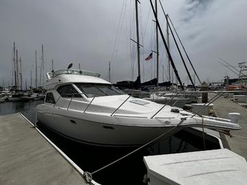2000 Bayliner 3258 Command Bridge