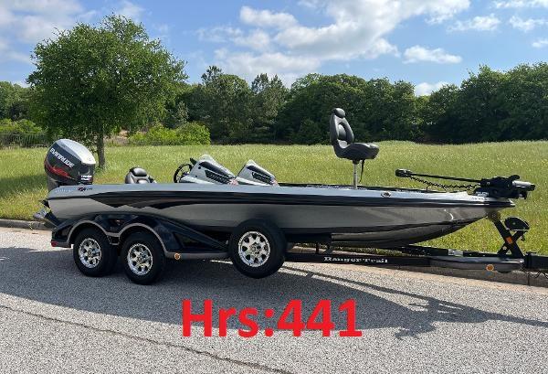 Ranger Z520C 2013 Ranger Z520C bass boat on trailer, 441 hours, parked on road.