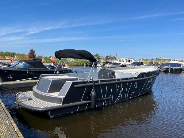 2016 Van Vossen tender 777