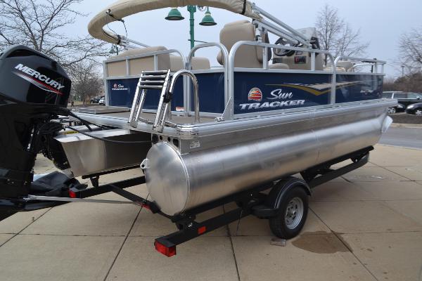2025 Sun Tracker Bass Buggy 16 XL Select