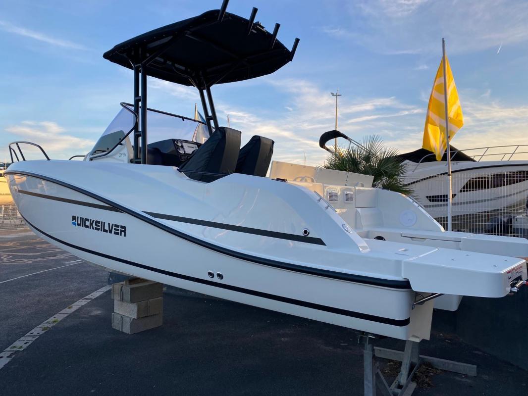Quicksilver Activ 705 Open