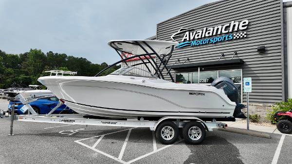 Sea Fox 228 Traveler 2025 Sea Fox 228 Traveler boat on trailer at Avalanche Motorsports dealership.
