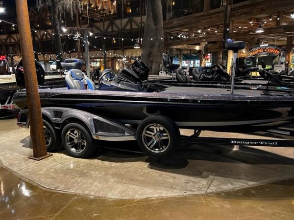 Ranger Z520R Ranger Cup Equipped 2024 Ranger Z520R Ranger Cup Equipped boat on display indoors.