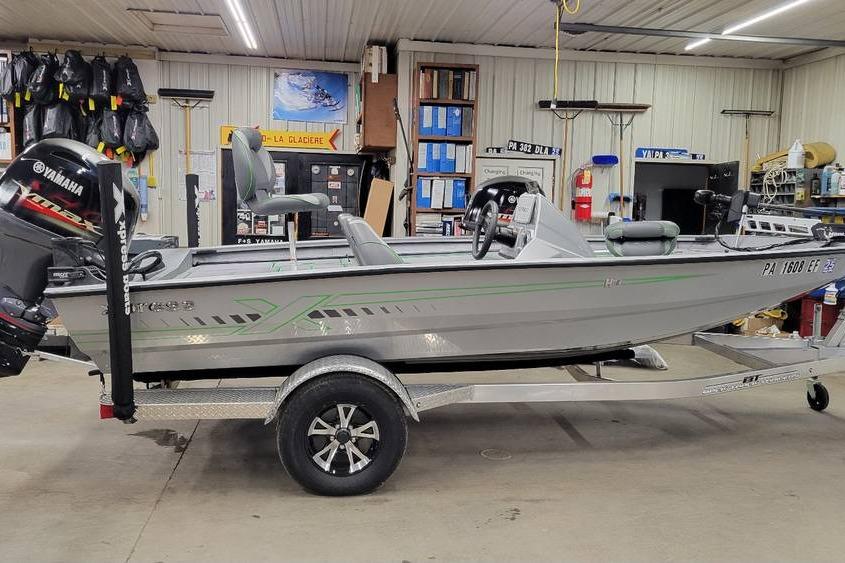 2026 Xpress H18 Bass