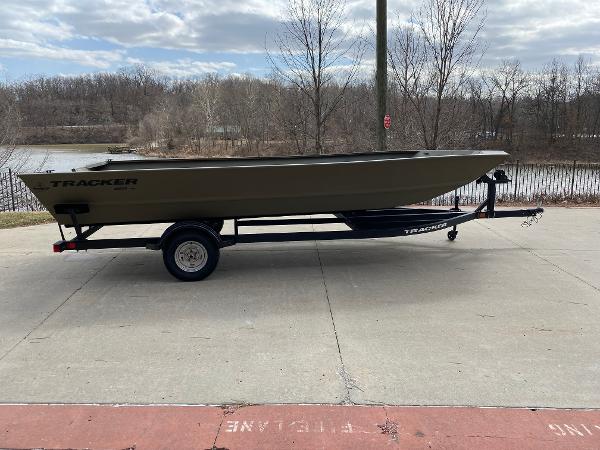 2025 Tracker GRIZZLY 2072 Utility