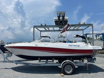 2004 Four Winns 200 Horizon