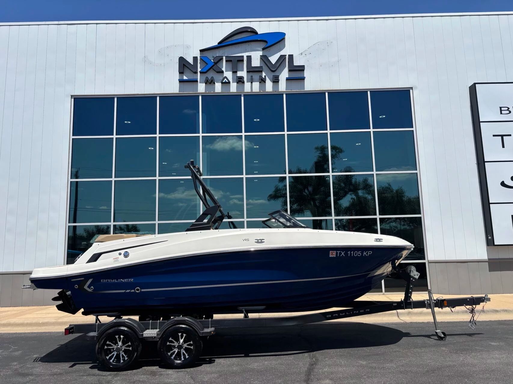 2022 Bayliner VR5