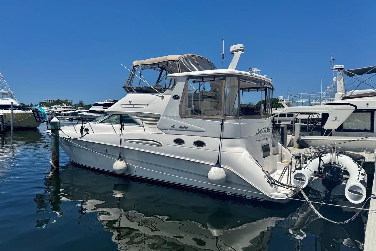 1998 Sea Ray 420 Aft Cabin