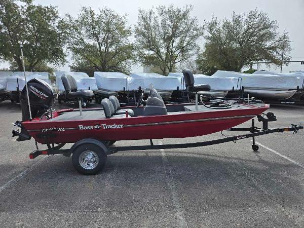 2025 Tracker Bass Tracker Classic XL