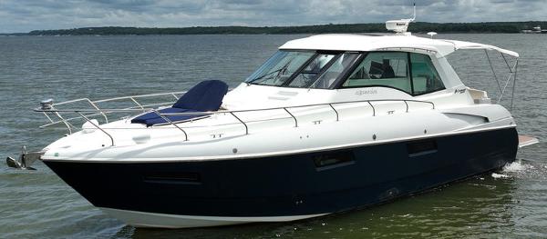 2011 Cruisers Yachts 48 Cantius