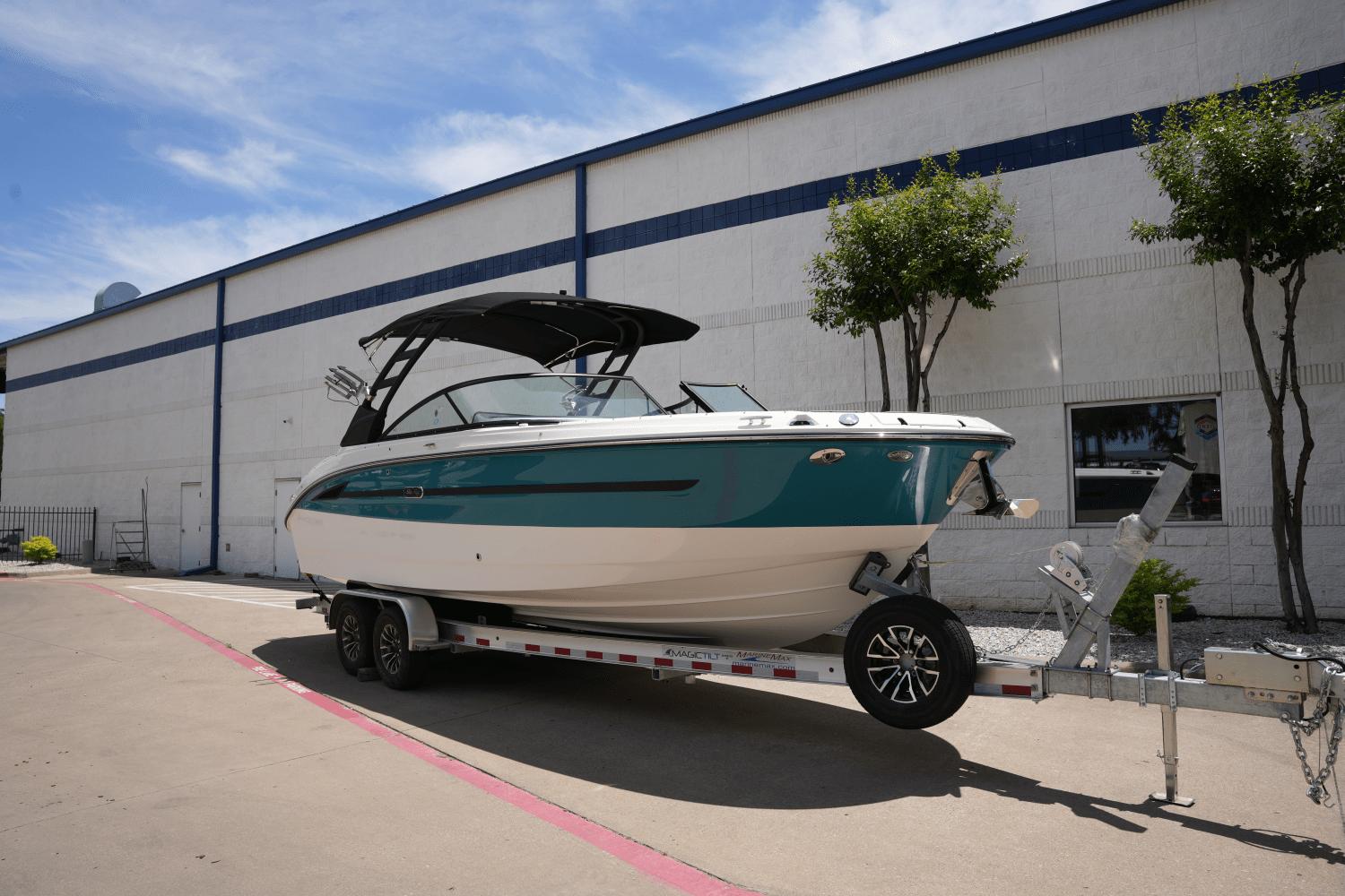 2025 Sea Ray SDX 270 Surf