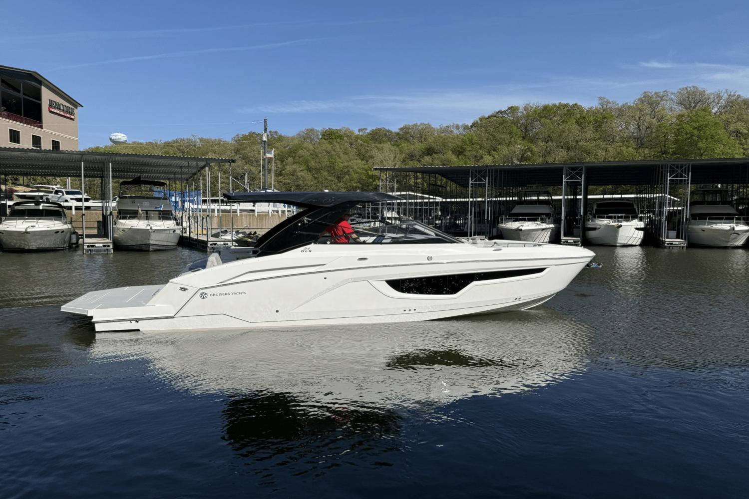 Cruisers Yachts 34 GLS